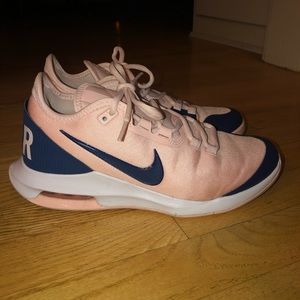 Women’s Nike Tennis Shoes